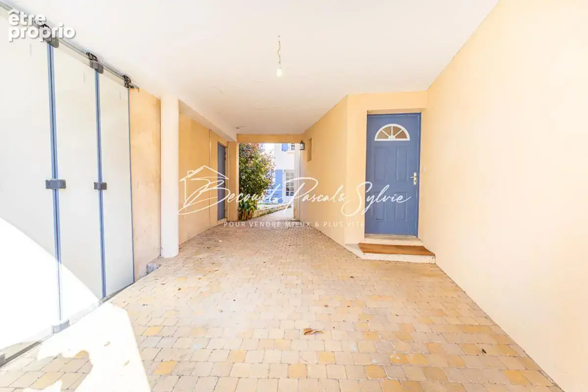 Rare - avec potentiel - maison de caractère avec cour intime, terrasses - photo 8