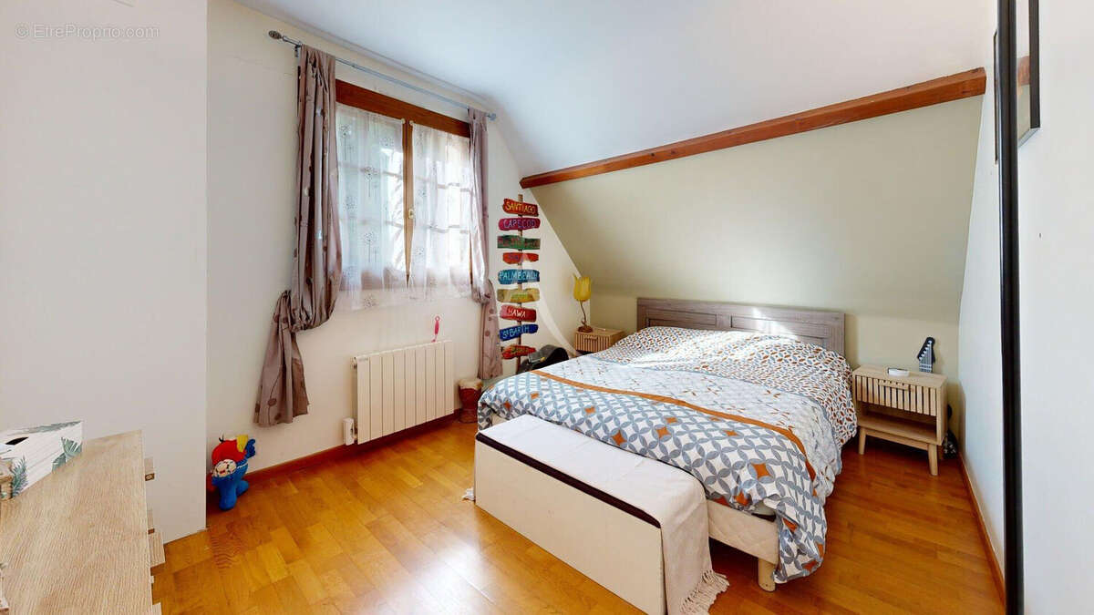 Maison à MARINES