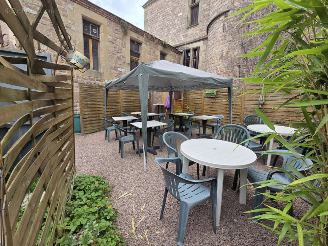 Fonds de commerce + murs bar-restaurant   emplacement stratégique à lapalisse (03) - photo 3