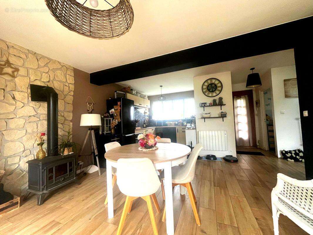 Maison à MINIAC-MORVAN