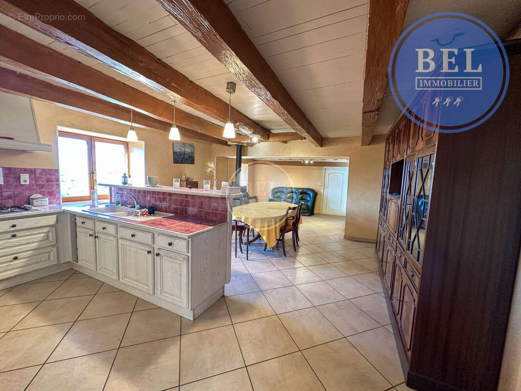 Pièce de vie 1er étage, 43.78 m² - Maison à SAINTE-FOY-L&#039;ARGENTIERE