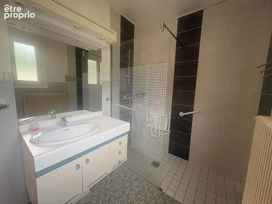 Maison avec cinq chambres à PONT DE ROIDE - photo 3