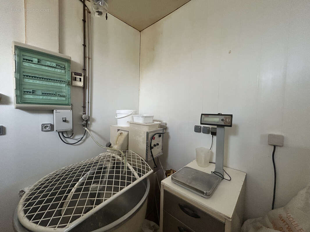 Commerce à SAINT-BENOIT-SUR-LOIRE