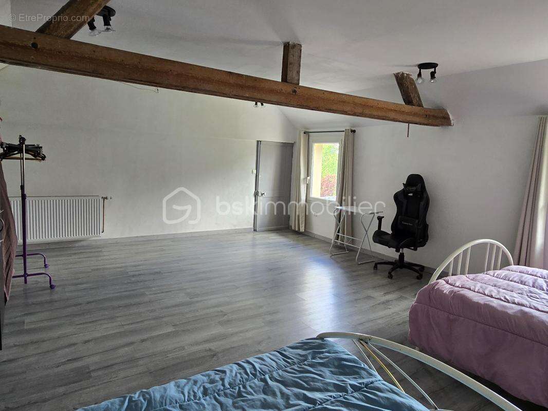 Maison à CREVECOEUR-LE-GRAND