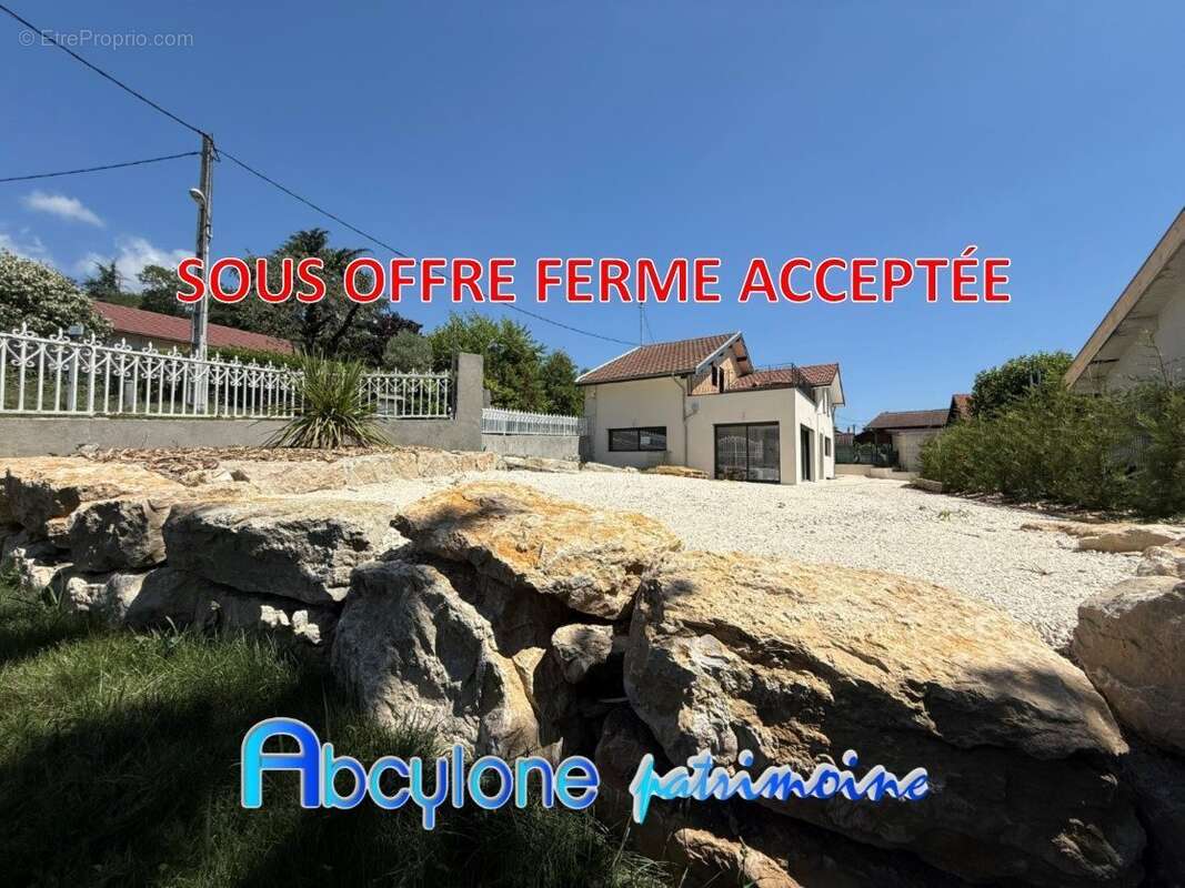 Maison à SAINT-NAZAIRE-LES-EYMES
