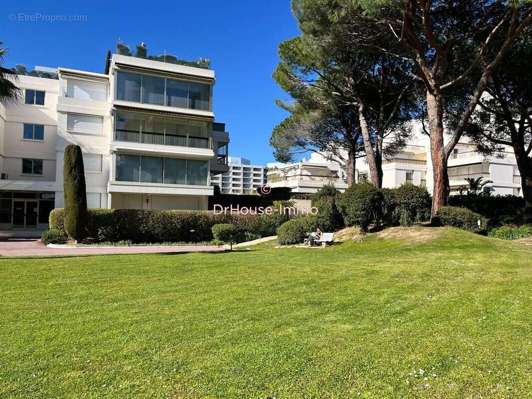 Appartement à MANDELIEU-LA-NAPOULE