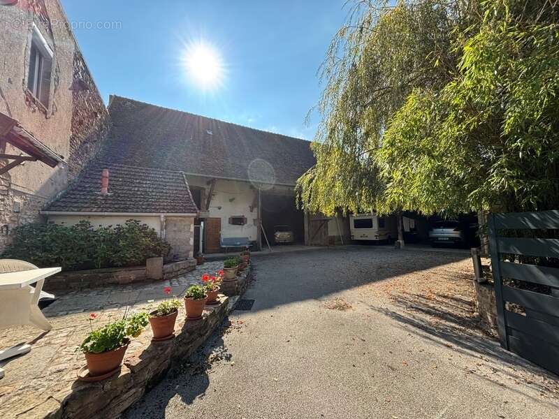 Maison à vendre 6 pièces - 200m2 - Grange - Terrain 960m² - NANTON - photo 3