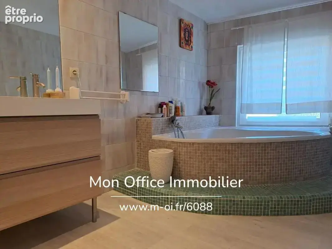 Référence : 6088-VCL - Maison centre ville - Au calme, jardin et garage - 13 330 PELISSANNE - photo 20