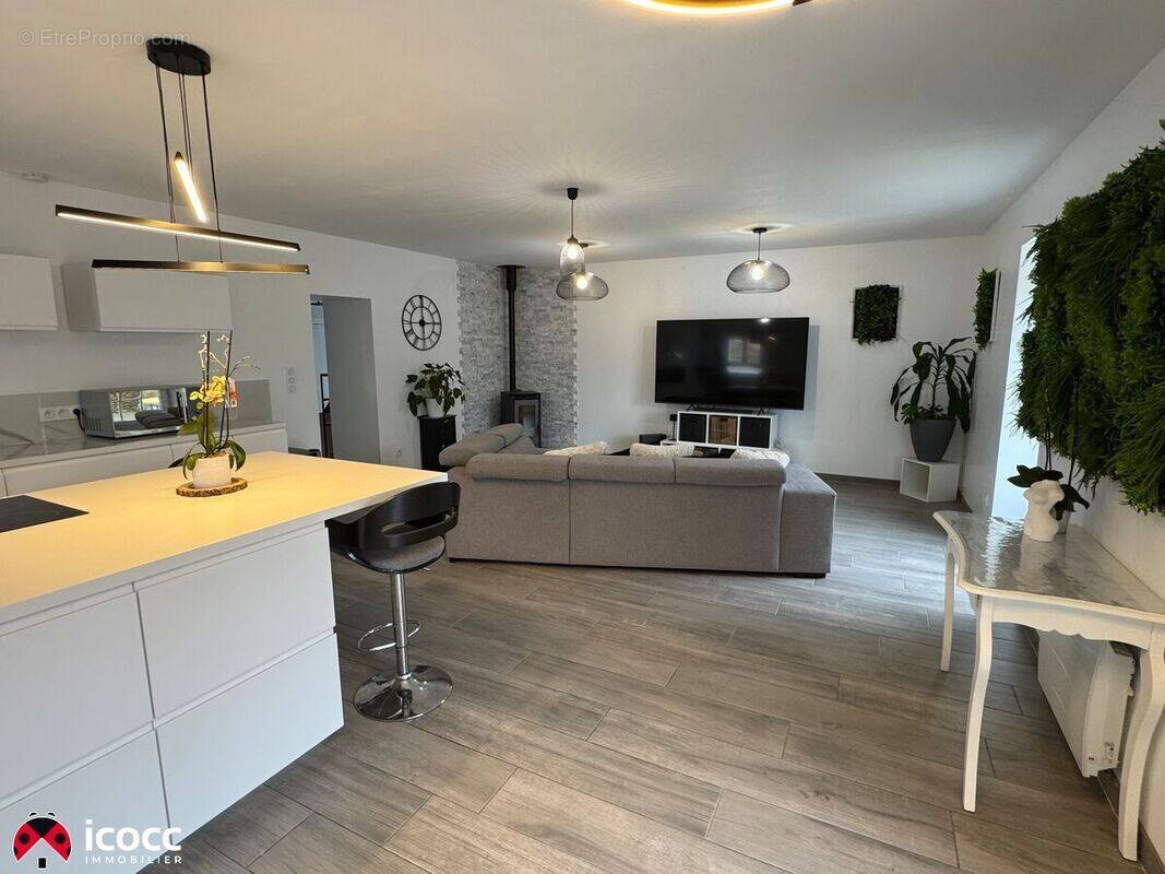 Maison à SAINT-CYR-EN-TALMONDAIS