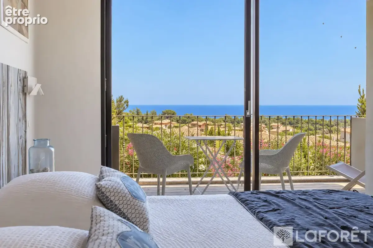 Villa contemporaine d'exception avec piscine vue mer et montagnes - photo 11