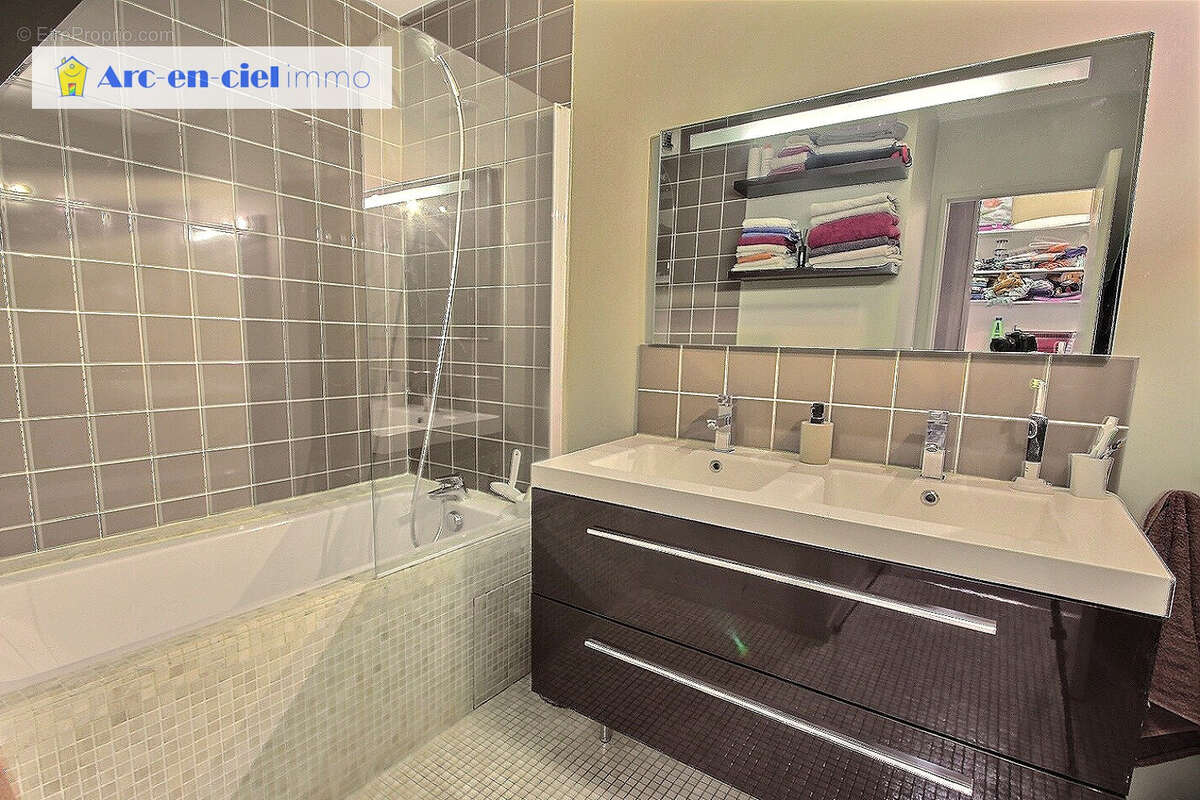 Appartement à PARIS-3E