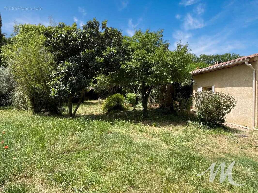 Maison à vendre de plain-pied avec atelier et jardin paysager Barjols 83670 - photo 13