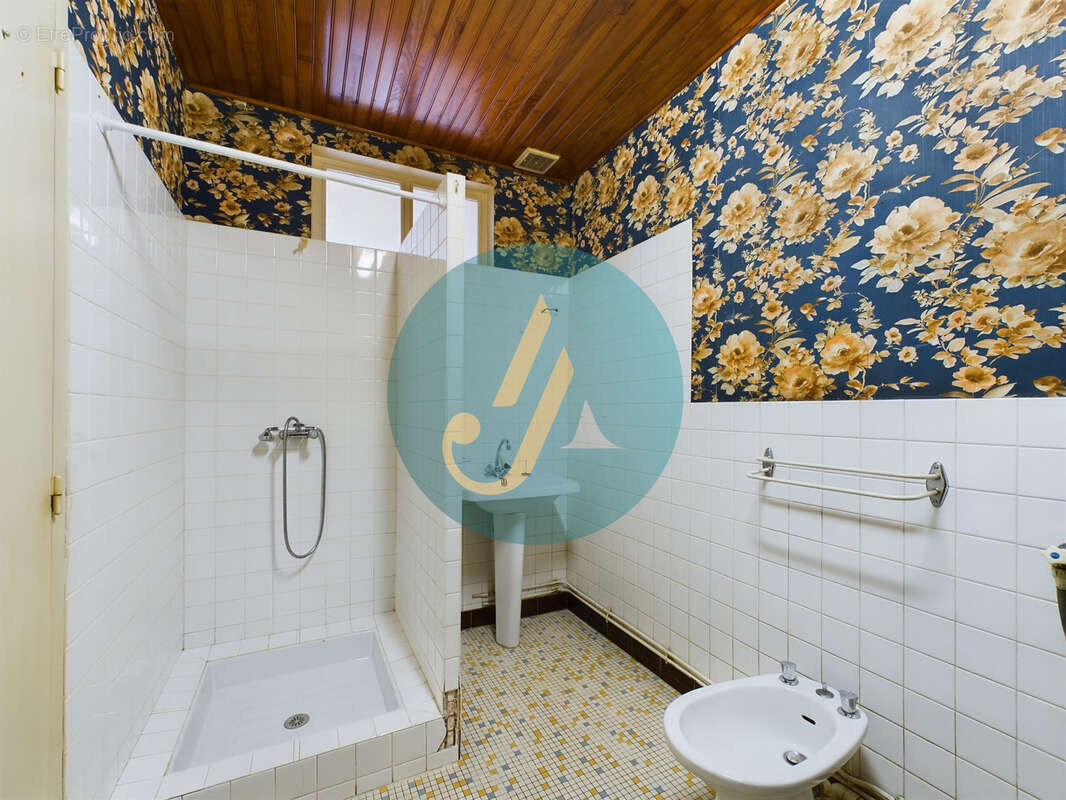 Maison de village polyvalente à Arquian : résidence principale, secondaire ou investissement locatif - photo 7