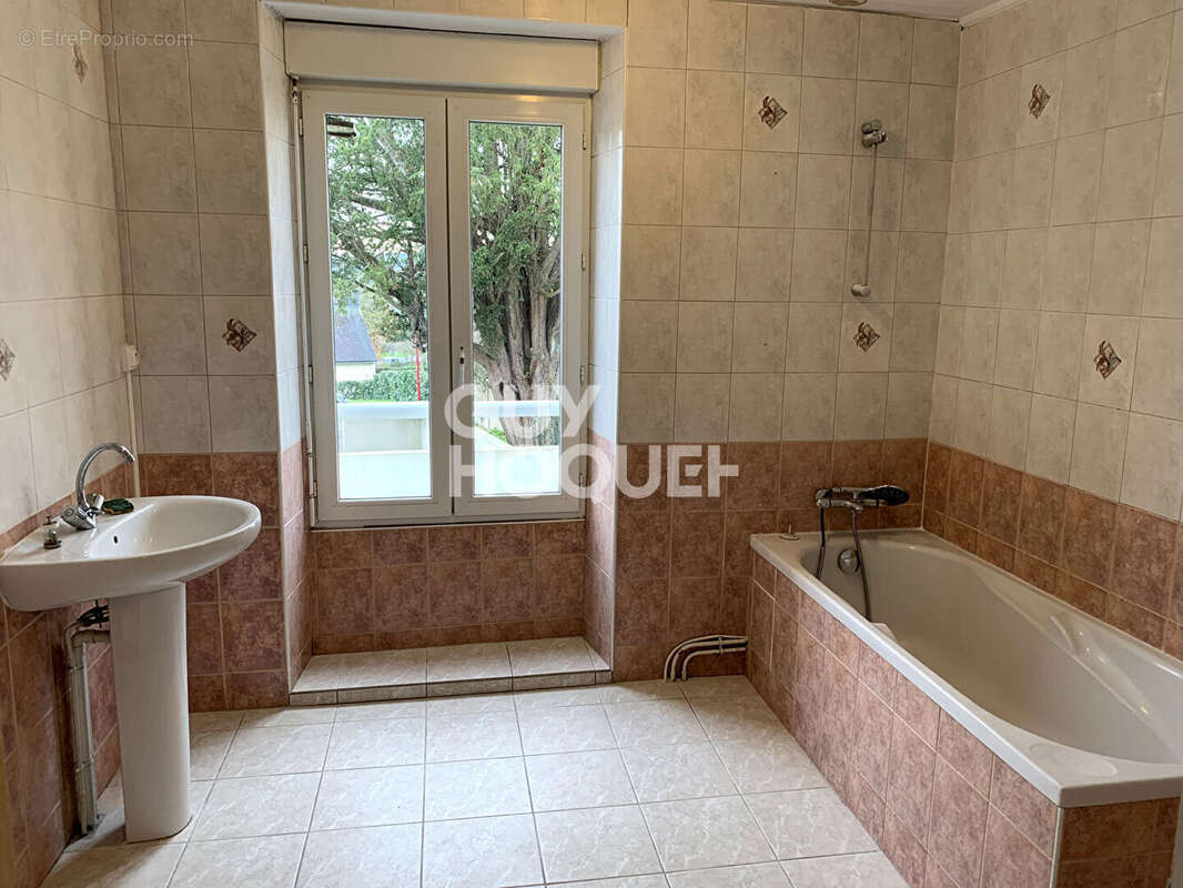 Maison à LA CHAPELLE-NEUVE