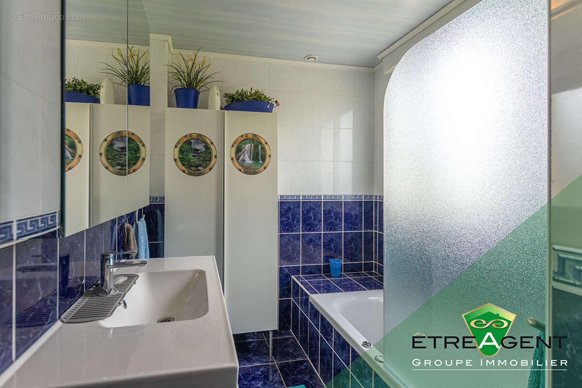 Maison COLLANDRES QUINCARNON - 178 m² - 5 chambres - photo 12