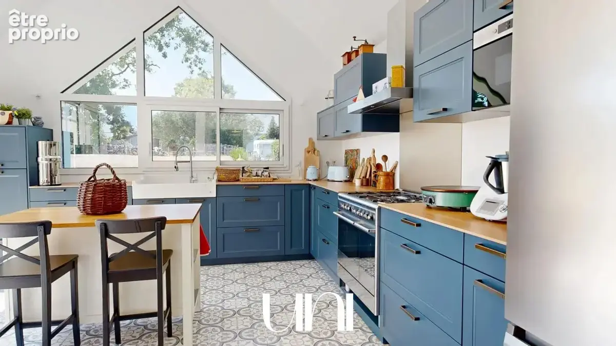 Maison 9 pièces de 224 m2 en cœur de Bourg - Groix - photo 4
