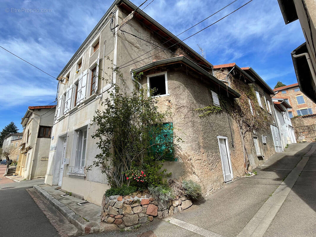 Appartement à RENAISON