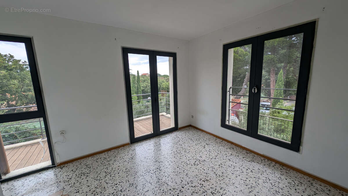 Maison à LAROQUE-DES-ALBERES