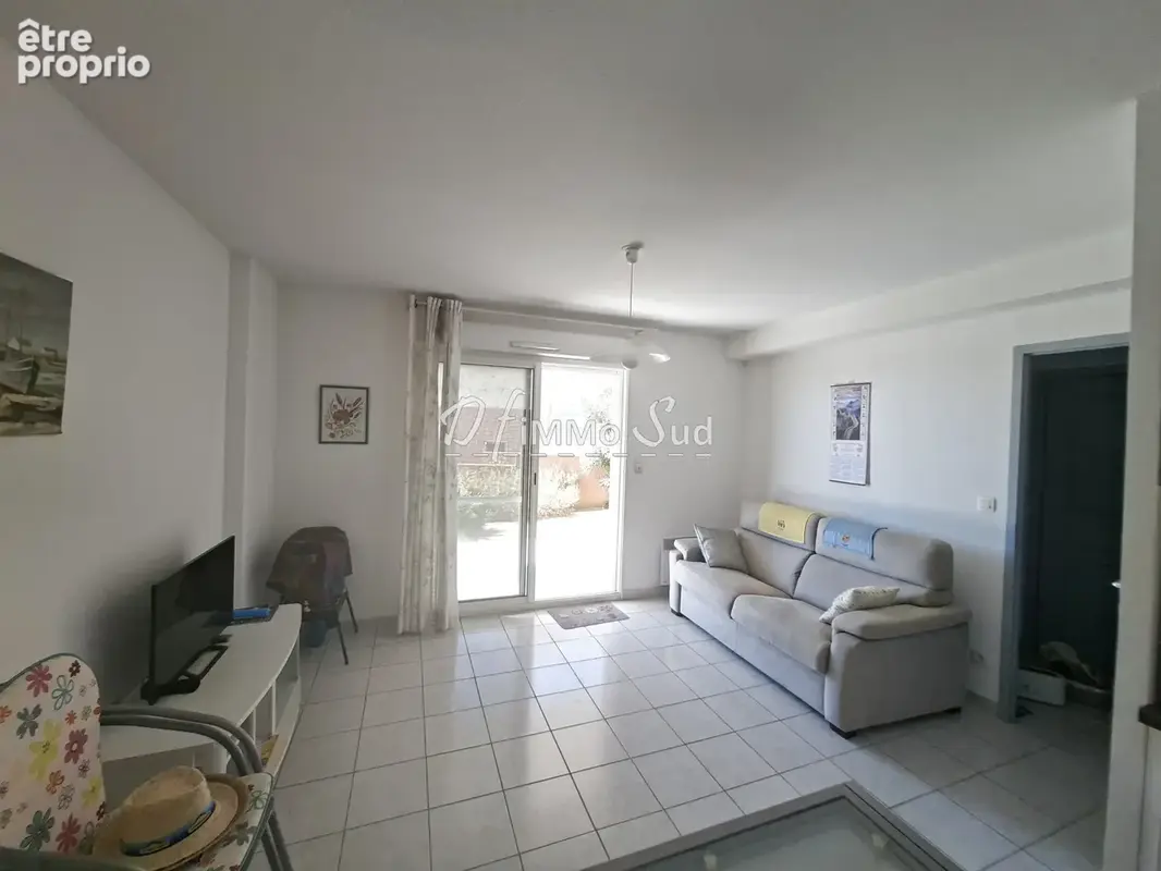 Appartement t2 en rez-de-chaussee avec vue mer -terrasse - jardin - place de parking - photo 9