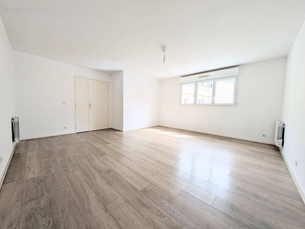 Appartement à SARTROUVILLE