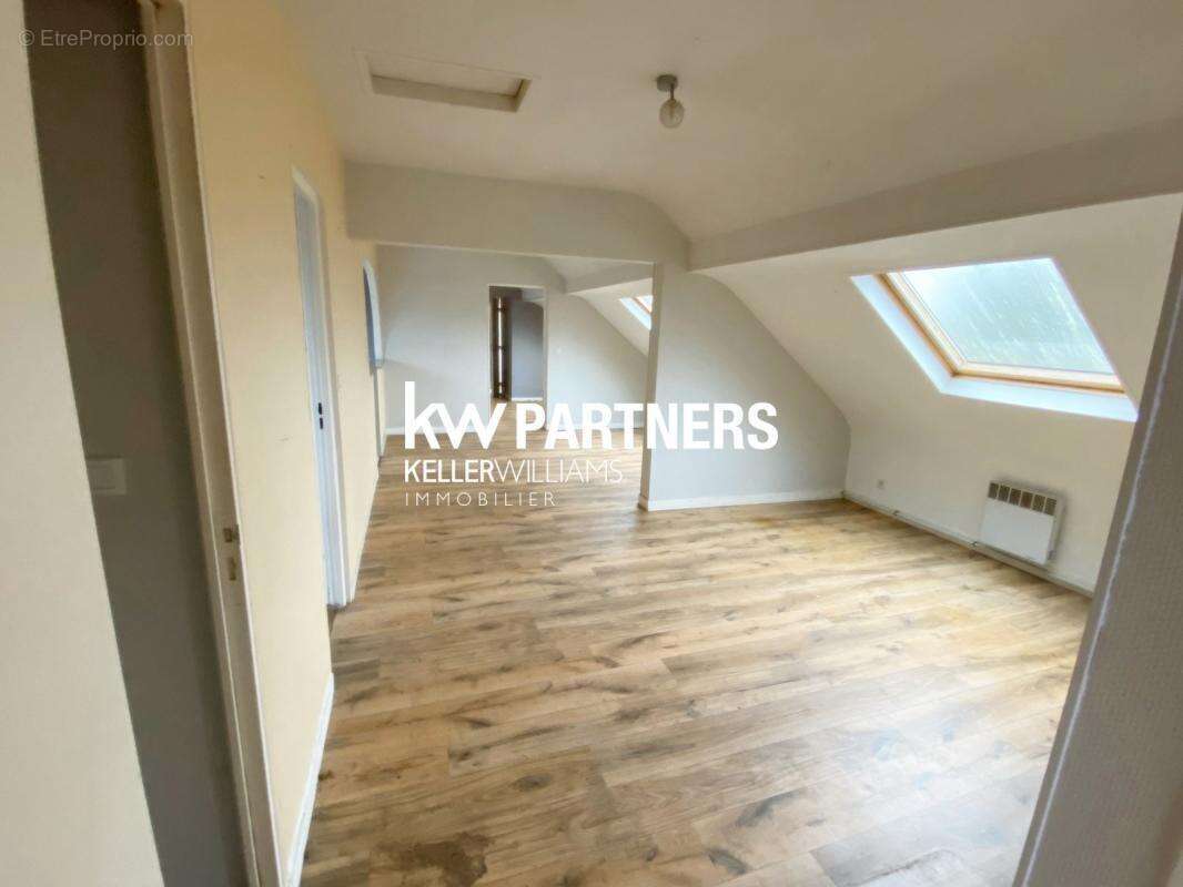 Appartement à COMBS-LA-VILLE