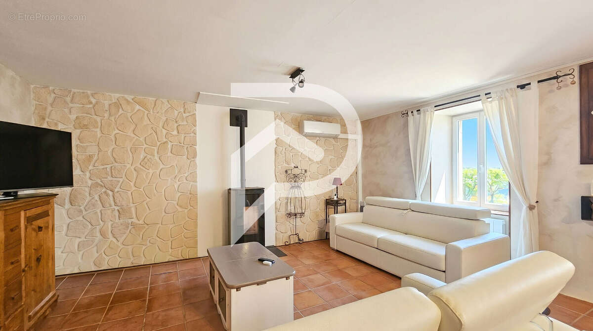Maison 5 pièces 130 m2 à Montredon-Labessonnie - photo 2