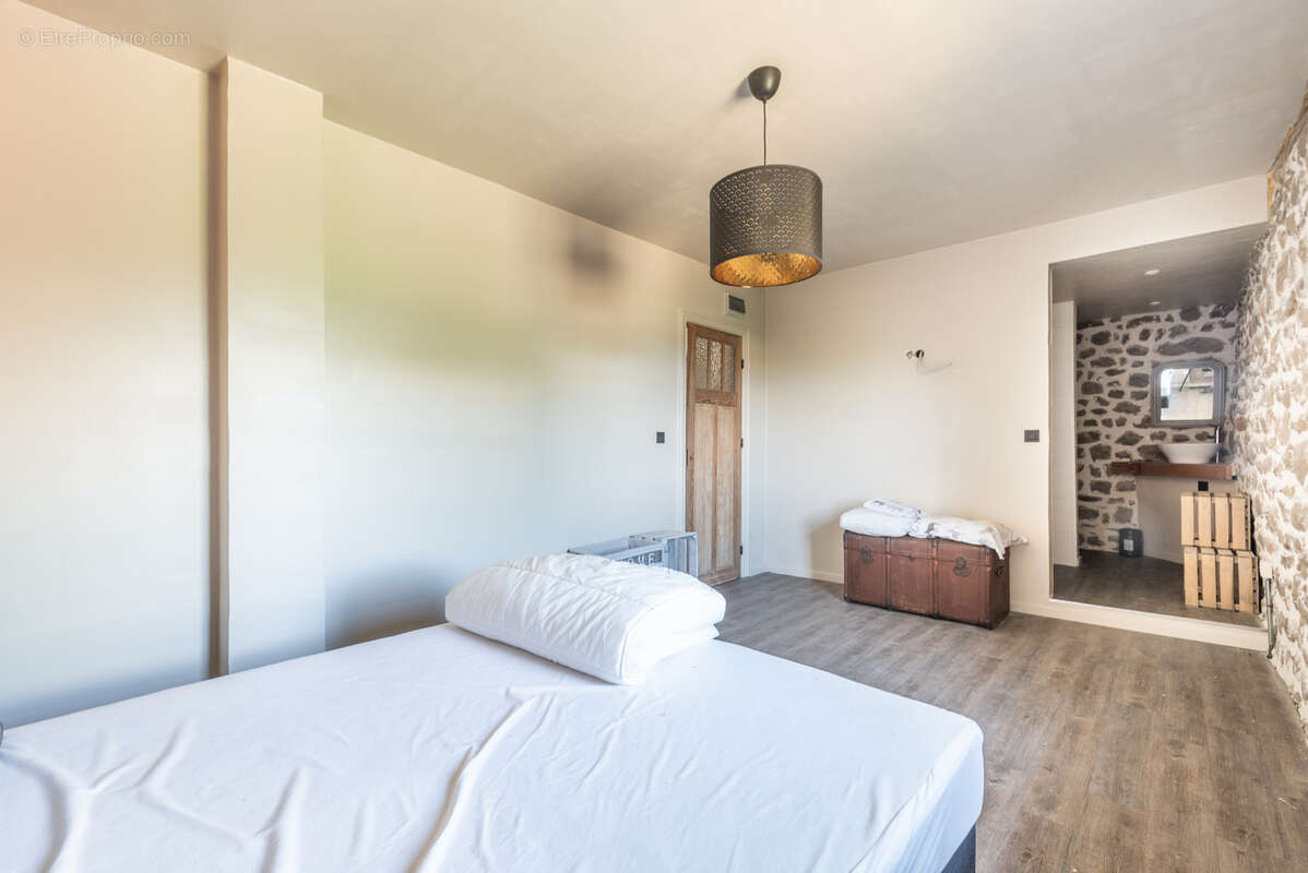 Maison à BELLEVUE-LA-MONTAGNE