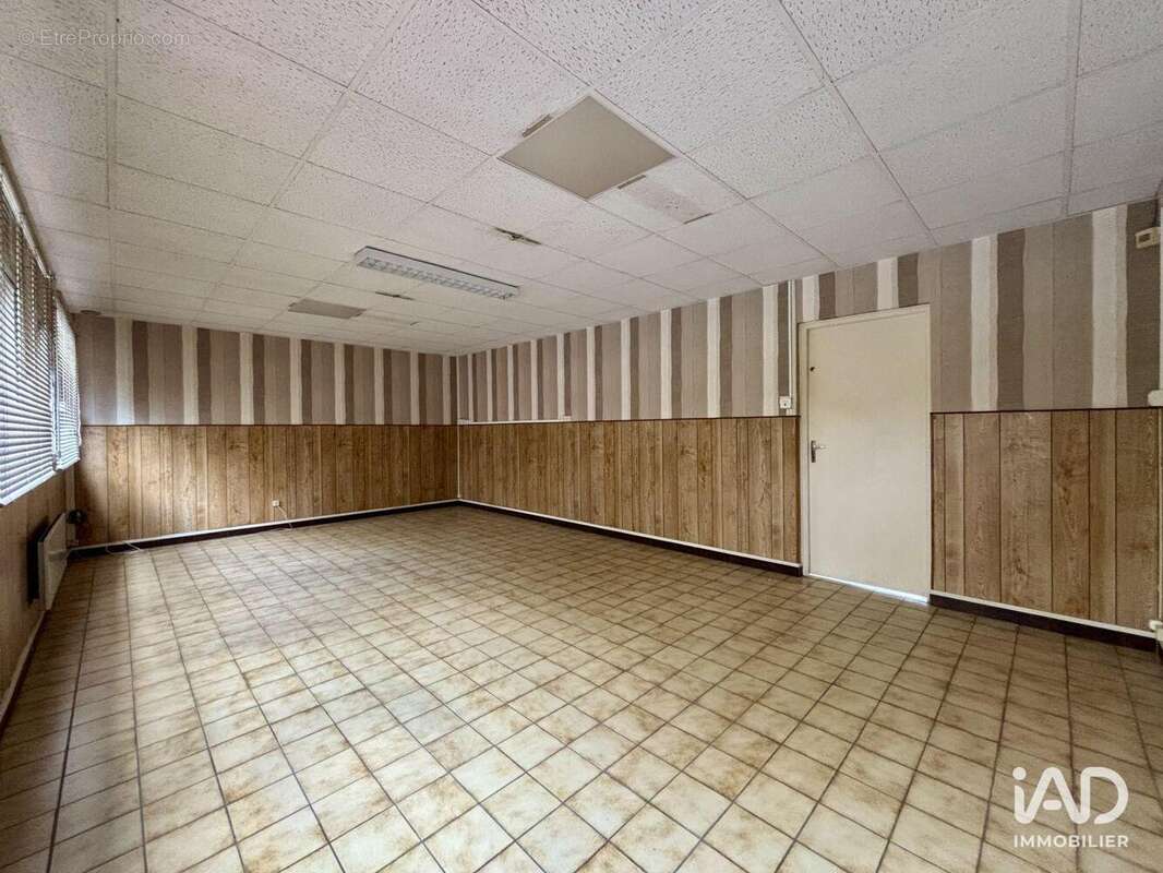 Photo 8 - Commerce à DECHY