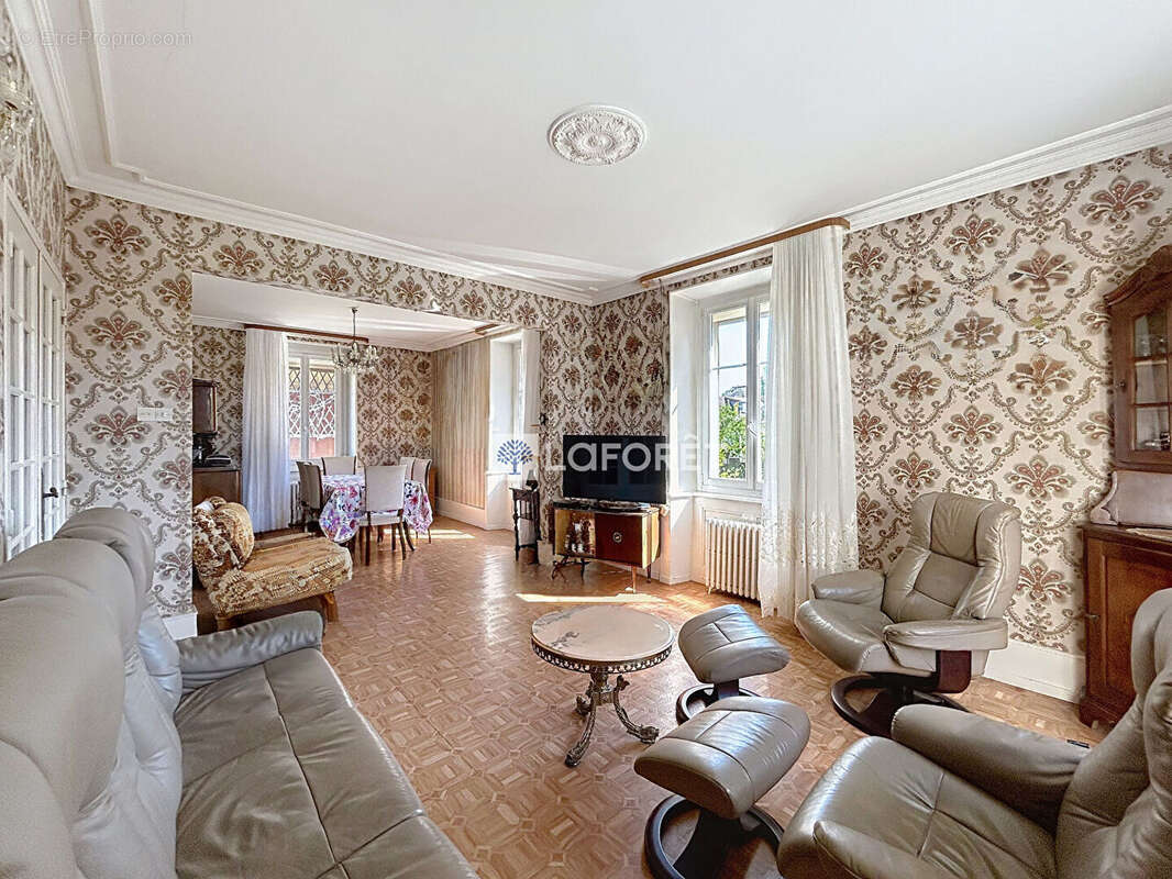 Maison à FESCHES-LE-CHATEL