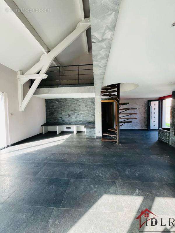 Maison à MAGNY-VERNOIS