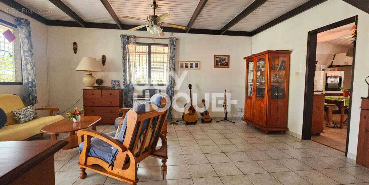 Maison à REMIRE-MONTJOLY