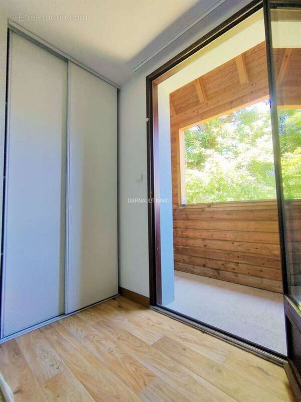 Apt t3 45m2 meuble avec balcon et parking - centre-ville luchon - photo 7