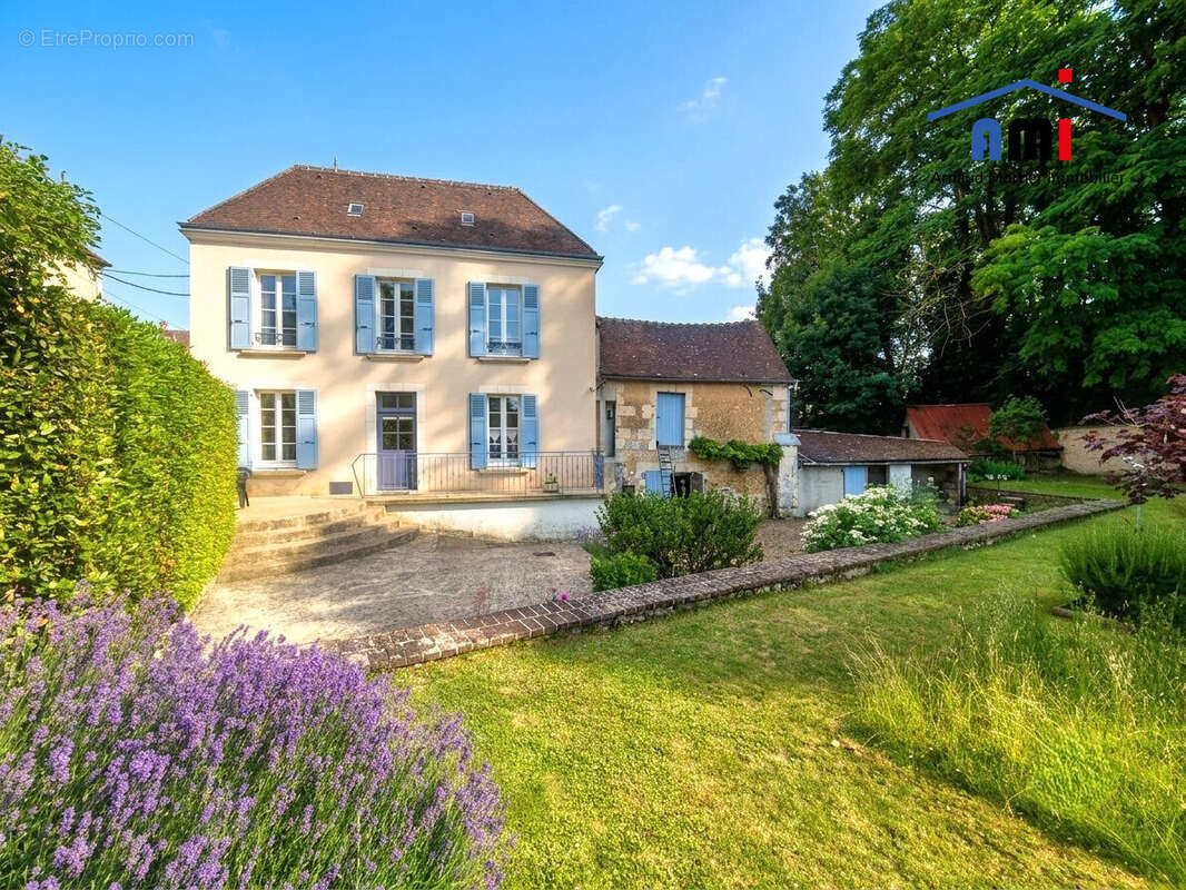 Maison à MOUTIERS-AU-PERCHE
