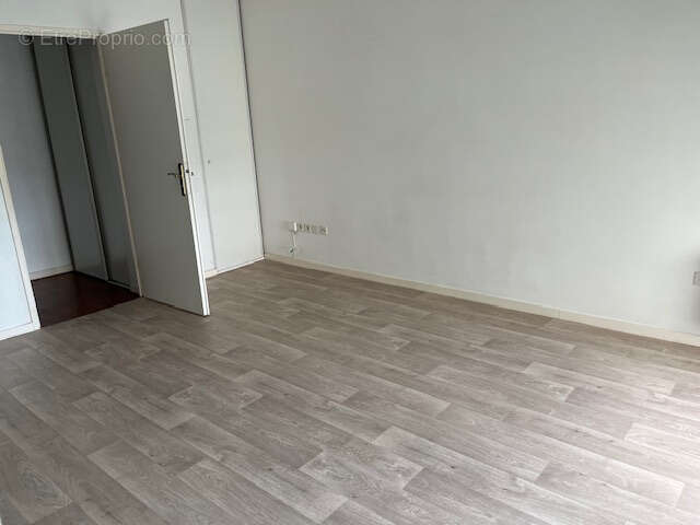 Appartement deux pieces a dammarie les lys loue - photo 12