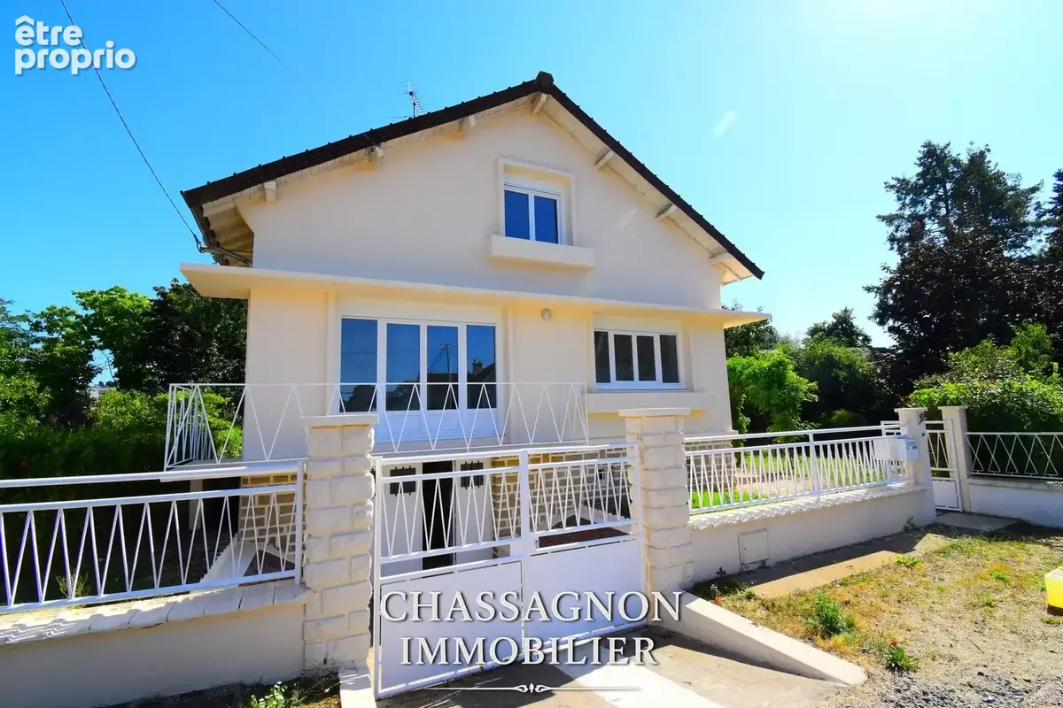 Maison à YZEURE