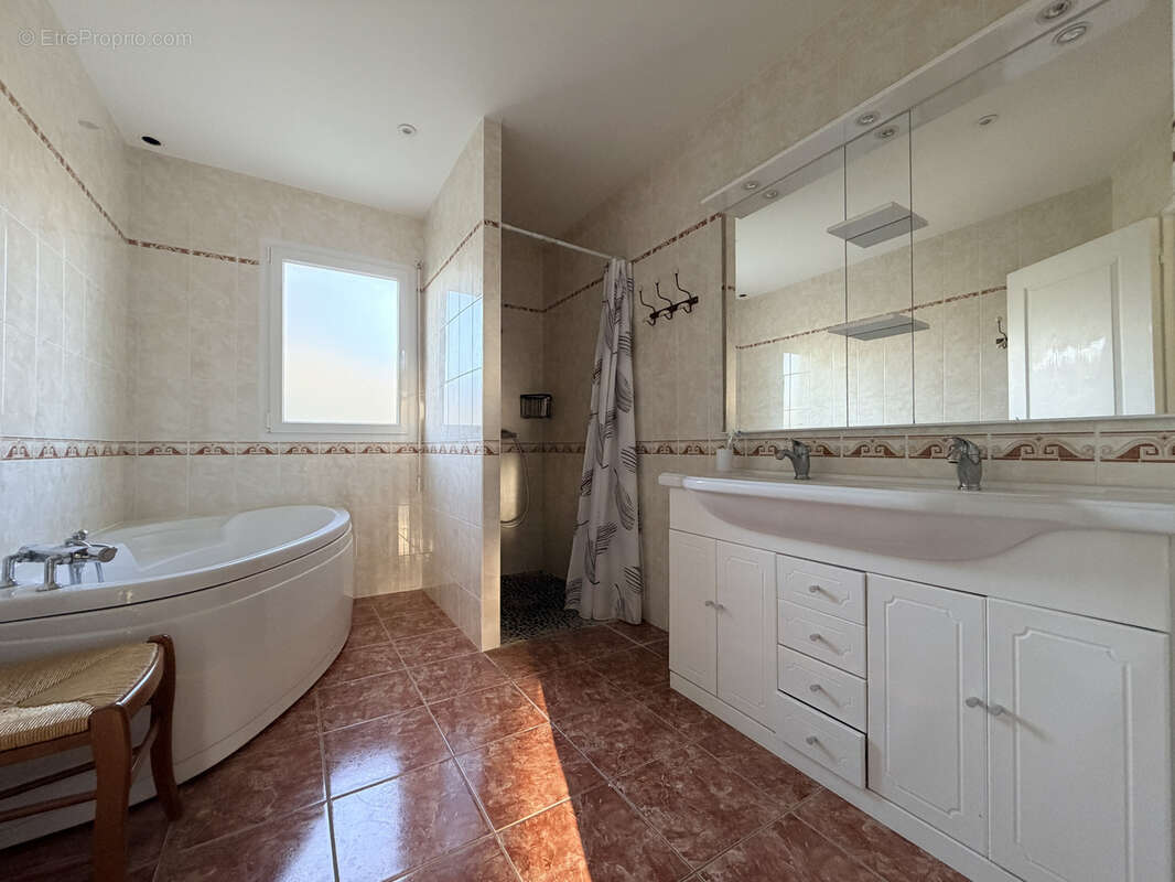 Maison à LE LANDREAU