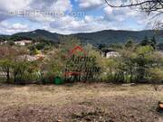 Terrain à MEYRANNES