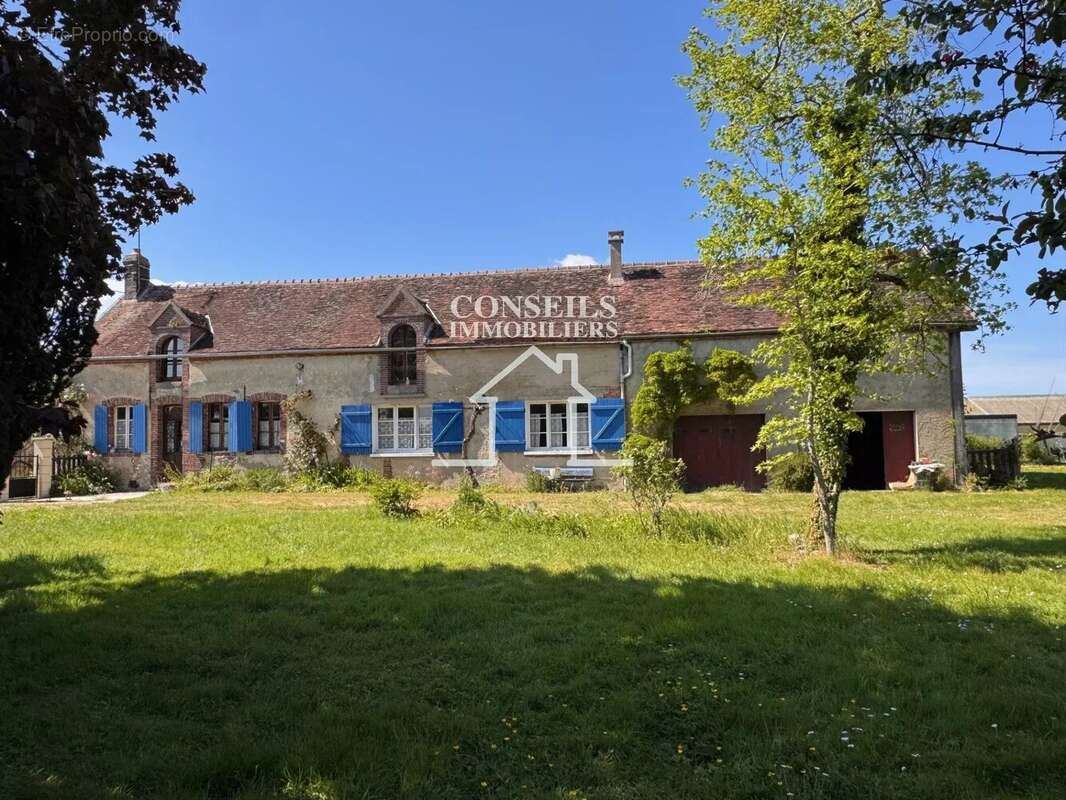 Maison à VILLENEUVE-SUR-YONNE