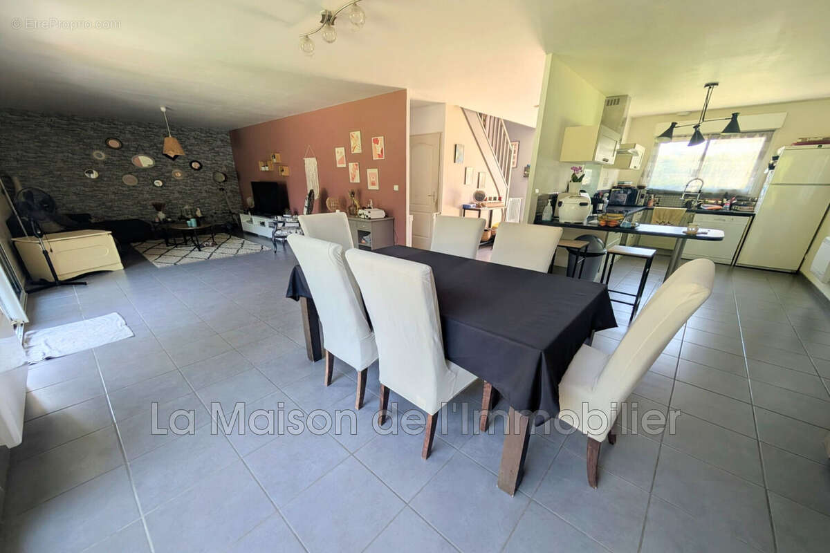 Maison 114 m² à Preaux  - photo 4