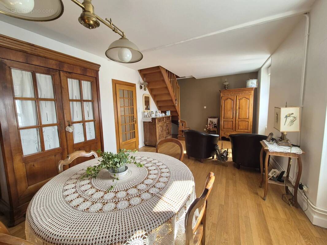 Appartement à LA FERTE-ALAIS