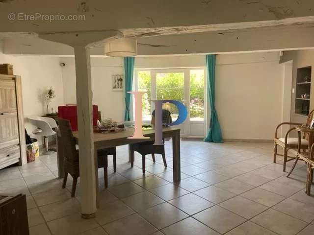 Maison à SAINT-CHRISTOPHE-EN-BRIONNAIS