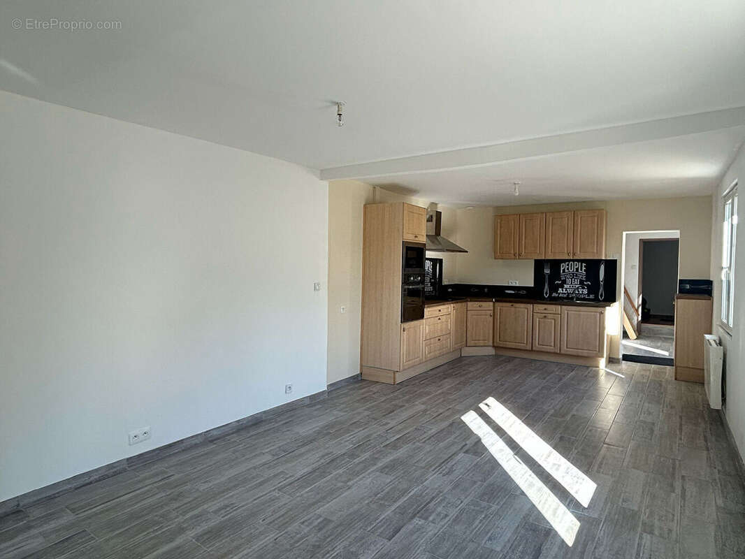 Maison à SAINT-QUENTIN