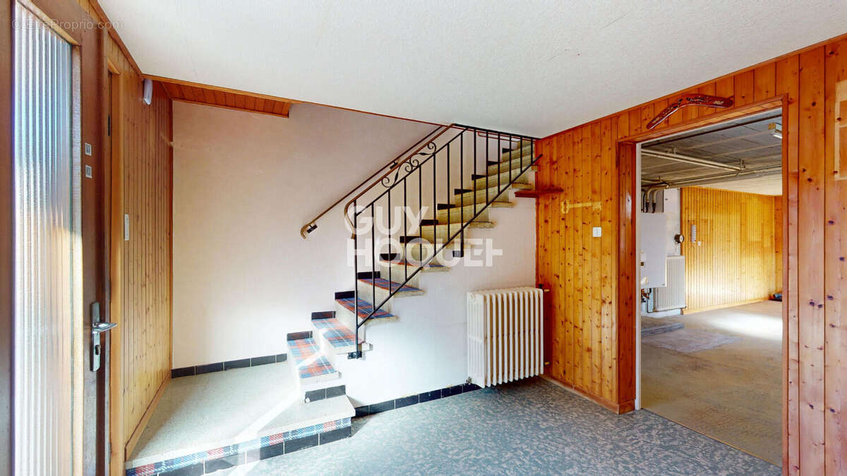 Maison à BRISON-SAINT-INNOCENT