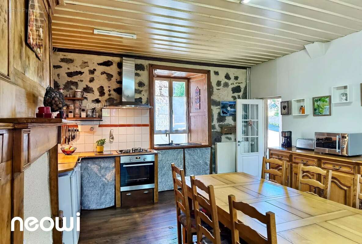 Maison auvergnate avec dépendance - photo 7