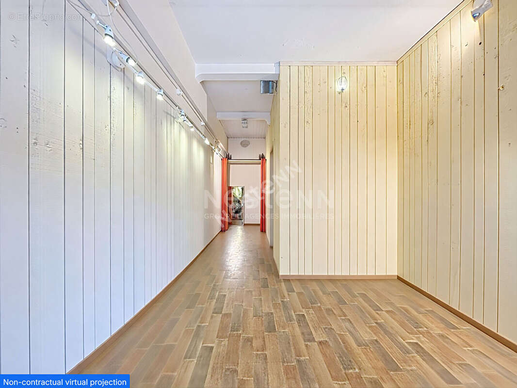 Commerce à AIGUES-MORTES