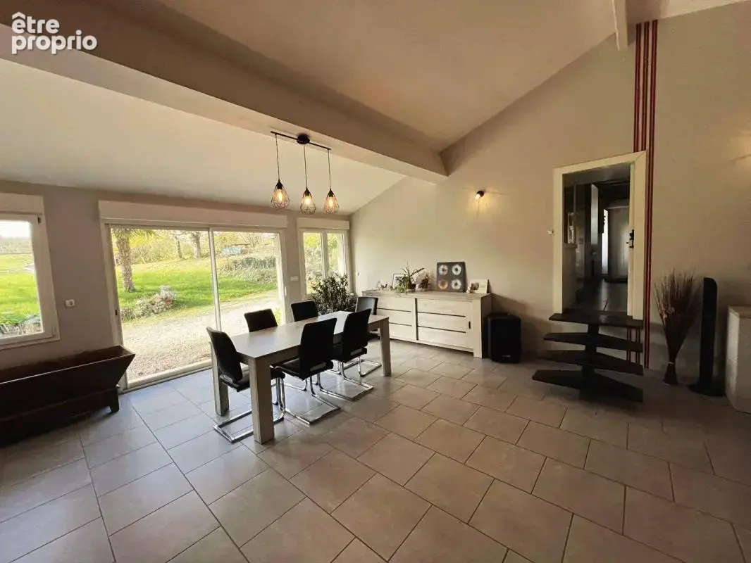 Maison Avec Piscine Allemans 8 pièce(s) 205 m2 - photo 4