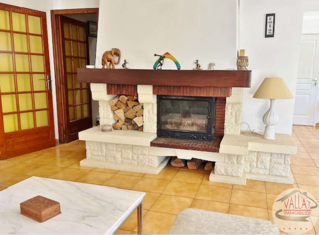 Villa T4 avec piscine dans quartier pavillonnaire agréable ! - photo 6