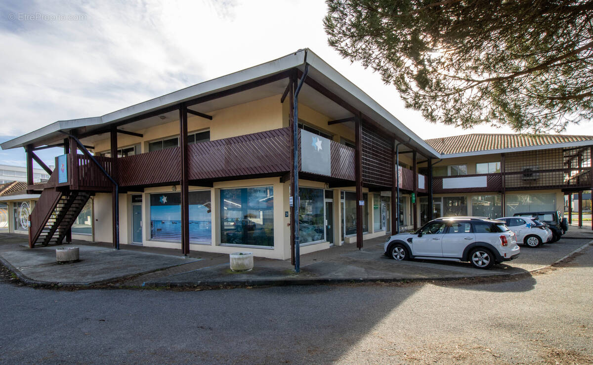 Commerce à LA TESTE-DE-BUCH