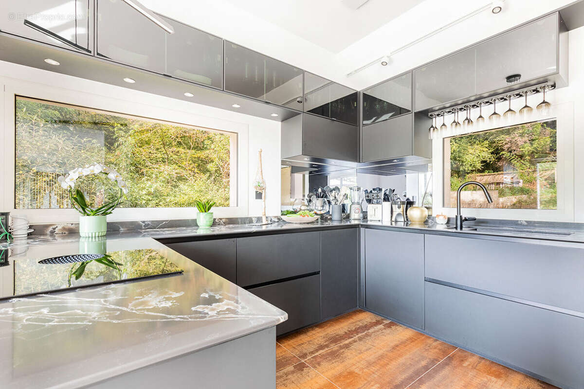 Maison à SAULX-LES-CHARTREUX