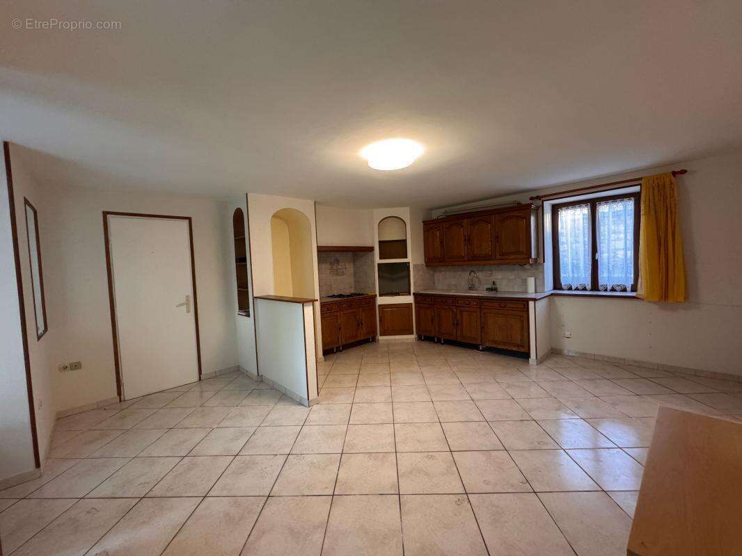 Maison à SAINT-ROMAIN-DE-JALIONAS